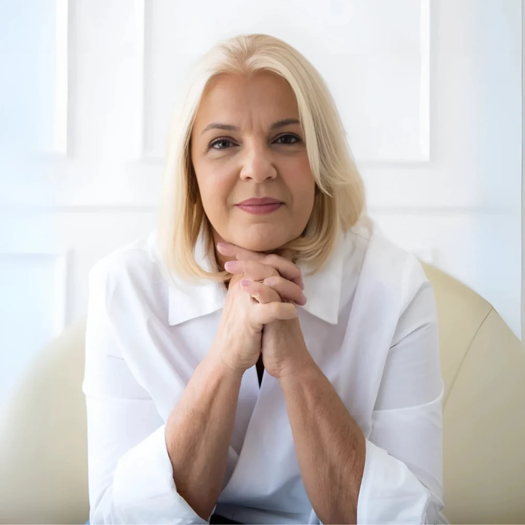 Foto da autora Elisa Sharland.